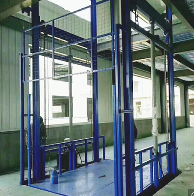 1000kg容量3kwの工業ビルのための自動貨物エレベーターのドア